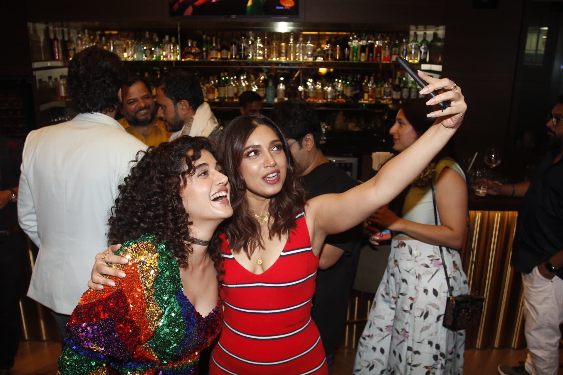 Taapsee Pannu and Bhumi Pednekar taking a selfie at the Saand Ki Aankh party